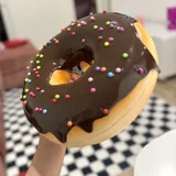Hyperrealistischer Deko-Donut, 25,5 cm