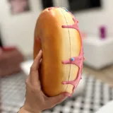 Hyperrealistischer Deko-Donut, 25,5 cm — Ansicht 4