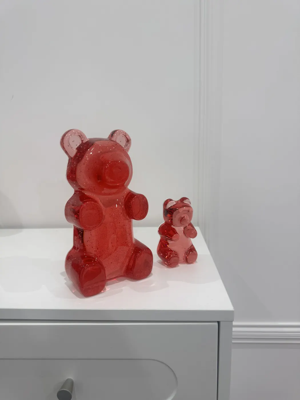 Comparaison de taille entre l’ourson bonbon géant et l’ourson moyen